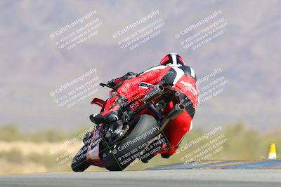 media/Apr-13-2025-Race Pace (Sun) [[7918213ab8]]/Vested/5-Turn 9 Side (1115am)/